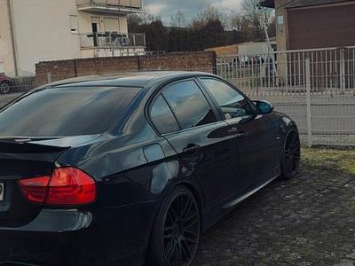 Schwarz Gebraucht 2006 BMW 320 Limousine | 2.500 € (Fairer Preis)
