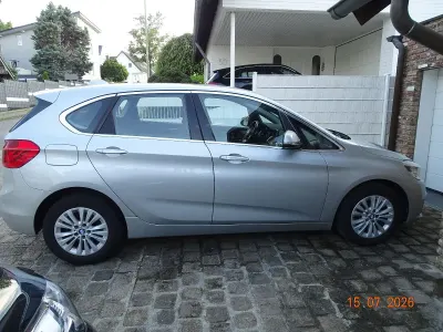 Gebraucht BMW 218 Active Tourer Sport Line 136 PS (100 kW) 2017 Silber Van / Kleinbus