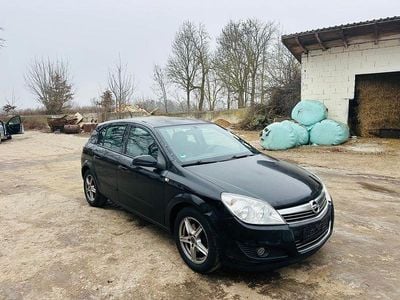 Schwarz Gebraucht 2009 Opel Astra Edition Limousine | 1.150 € (Guter Preis)