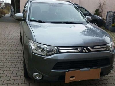 gebraucht Mitsubishi Outlander 2.2 di-d cleartec Instyle 4wd 7p.ti