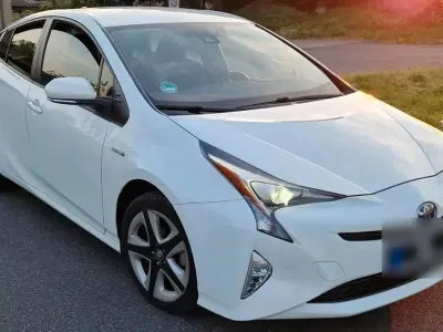 Gebraucht Toyota Prius 122 PS (89 kW) 2018 Weiß Kleinwagen