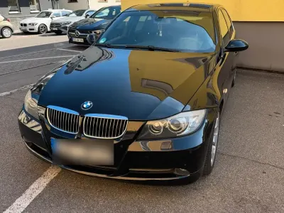 Gebraucht BMW 325 218 PS (160 kW) 2008 Schwarz Limousine