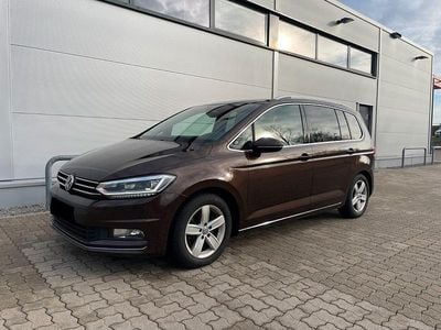 Braun Gebraucht 2016 VW Touran Highline Van / Kleinbus | 10.990 € (Teuer)