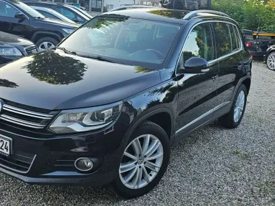 Gebraucht VW Tiguan Sport 140 PS (102 kW) 2012 Deep black perleffekt SUV