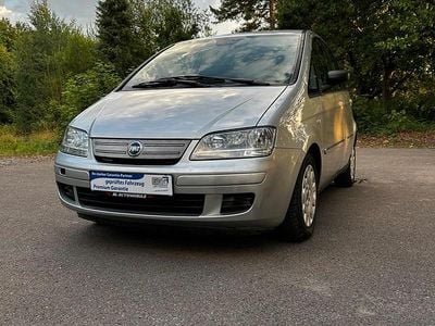 Gebraucht Fiat Idea 100 PS (73 kW) 2003 Silber Van / Kleinbus