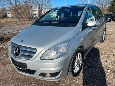 Gebraucht Mercedes B200 136 PS (100 kW) 2010 Silber Van / Kleinbus