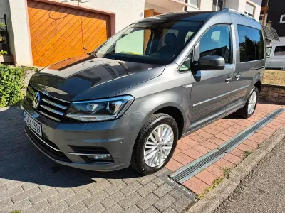 Gebraucht VW Caddy Highline 150 PS (110 kW) 2019 Grau Van / Kleinbus