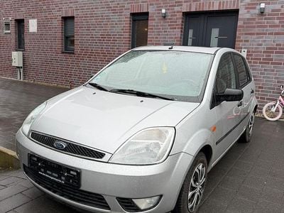 Gebraucht Ford Fiesta 80 PS (58 kW) 2003 Silber Kleinwagen