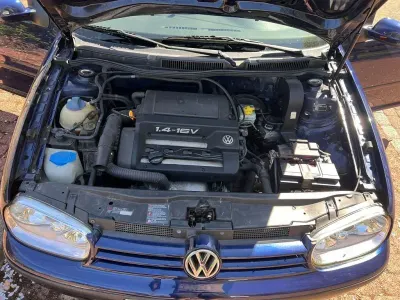 Second-hand VW Golf III Basis 75 CP (55 kW) 1998 Albastru Berlinǎ