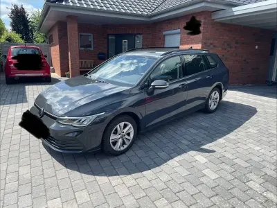 Gebraucht VW Golf VIII Life 116 PS (85 kW) 2022 Grau Kombi