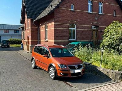 Orange Gebraucht 2010 VW Touran Cross Van / Kleinbus | 4.500 € (Guter Preis)