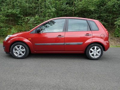 Gebraucht Ford Fiesta 79 PS (58 kW) 2007 Rot Kleinwagen