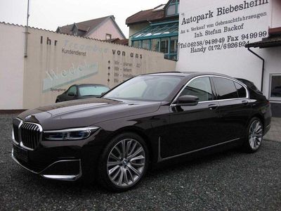 Royal burgundy red (metallic) Gebraucht 2020 BMW 745e Sport Line Limousine | 41.999 € (Superpreis)