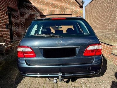 Mercedes E200