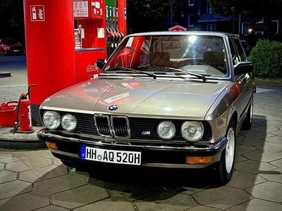 Beige Gebraucht 1987 BMW 520 Limousine | 13.500 €