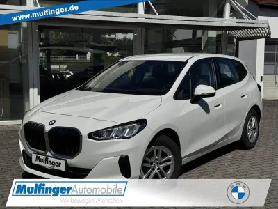 Gebraucht BMW 218 Active Tourer 150 PS (110 kW) 2022 Weiß Van / Kleinbus