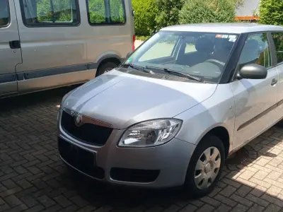 Gebraucht Skoda Fabia 60 PS (44 kW) 2009 Silber Kleinwagen