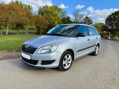 Silber Gebraucht 2011 Skoda Fabia Kombi | 3.700 € (Fairer Preis)