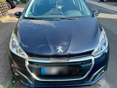 Gebraucht Peugeot 208 82 PS (60 kW) 2017 Andere farben Kleinwagen
