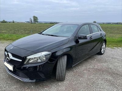 Gebraucht Mercedes A200 Urban 136 PS (100 kW) 2017 Schwarz Limousine