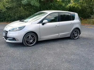 Gebraucht Renault Scénic III 110 PS (80 kW) 2012 Silber Van / Kleinbus
