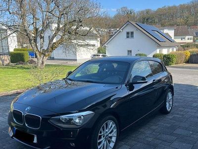 Gebraucht BMW 114 102 PS (75 kW) 2012 Schwarz Kleinwagen
