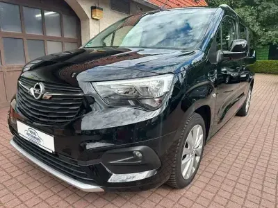 Gebraucht Opel Combo Life Ultimate 131 PS (96 kW) 2021 Diamond black Kombi