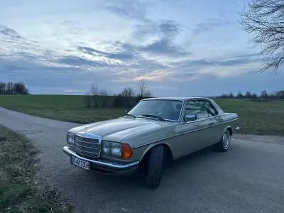 Gebraucht Mercedes 230 136 PS (100 kW) 1981 Andere farben Coupé
