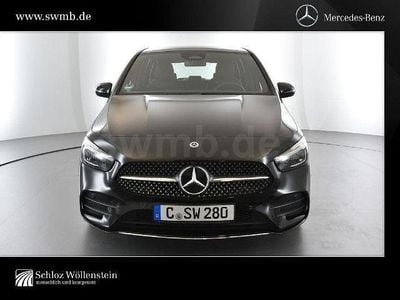 Schwarz Gebraucht 2024 Mercedes B200 AMG line Van / Kleinbus | 30.870 € (Guter Preis)