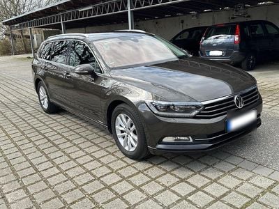 Gebraucht VW Passat Comfortline 150 PS (110 kW) 2015 Braun Kombi