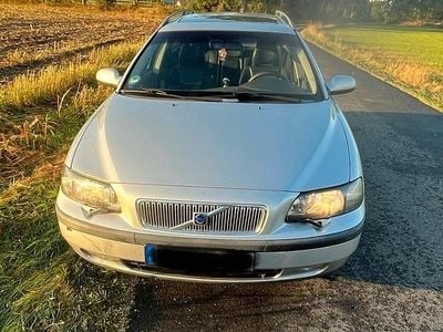 Second-hand Volvo V70 200 CP (147 kW) 2000 Argintiu Break