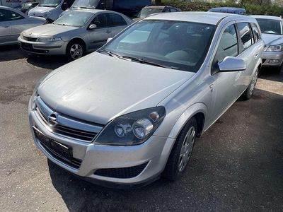 Usata Opel Astra Edition 110 CV (80 kW) 2010 Argento Station wagon
