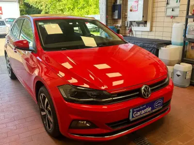 Gebraucht VW Polo Highline 95 PS (69 kW) 2019 Flashrot Kleinwagen
