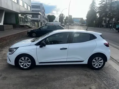 Gebraucht Renault Clio V SE 65 PS (47 kW) 2021 Weiß Limousine