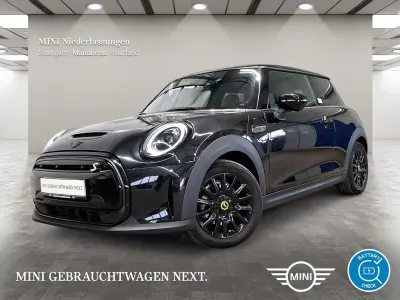 Gebraucht Mini Cooper SE 135 kW (184 PS) 2023 Schwarz Kleinwagen