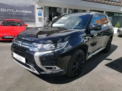 Gebraucht Mitsubishi Outlander P-HEV Top 135 PS (99 kW) 2019 Pantherschwarz (p) SUV