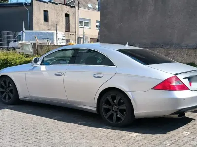 Gebraucht Mercedes CLS320 224 PS (164 kW) 2007 Silber Limousine