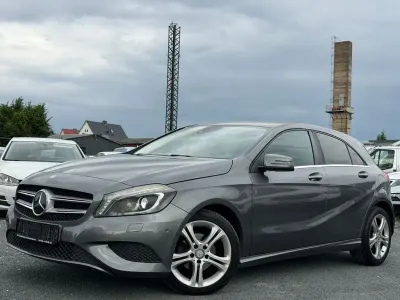 Gebraucht Mercedes A180 109 PS (80 kW) 2012 Grau Kleinwagen