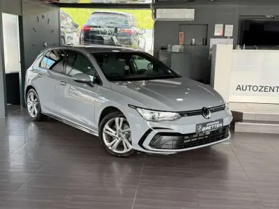 Gebraucht VW Golf VIII R-line 131 PS (96 kW) 2024 Grau Limousine