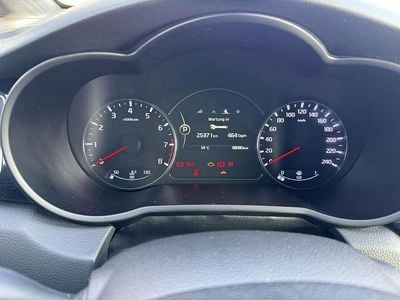 Gebraucht Kia Carens Vision 166 PS (122 kW) 2013 Weiß Van / Kleinbus