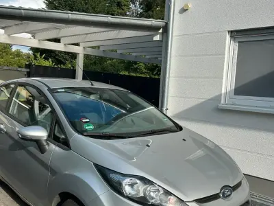 Gebraucht Ford Fiesta 60 PS (44 kW) 2009 Silber Limousine
