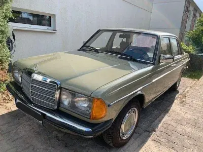 Occasion Mercedes 230 136 ch (100 kW) 1984 Vert Berline
