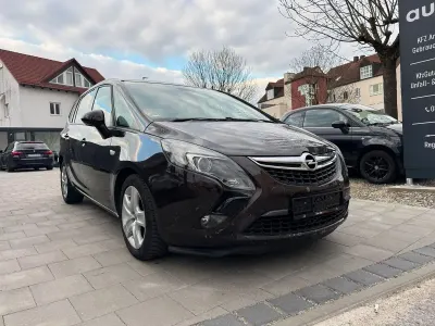 Gebraucht Opel Zafira Tourer Edition 140 PS (102 kW) 2015 Van / Kleinbus