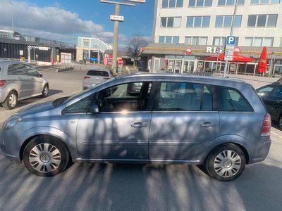 Usata Opel Zafira 140 CV (102 kW) 2007 Argento Monovolume