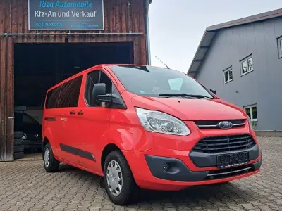 Gebraucht Ford Transit Trend 105 PS (77 kW) 2018 Rot Van / Kleinbus