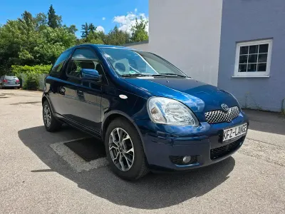 Gebraucht Toyota Yaris 87 PS (63 kW) 2005 Blau Kleinwagen
