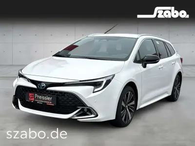 Neu Toyota Corolla 179 PS (131 kW) 2025 Super white 2 Kombi