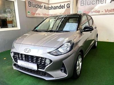 Bronze + schwarz gne (metallic) Gebraucht 2020 Hyundai i10 Intro Edition Kleinwagen | 14.950 € (Fairer Preis)