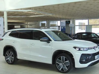 Gebraucht VW Tayron Style 193 PS (141 kW) 2025 Oryxweiß perlmutteffekt SUV