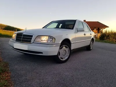Gebraucht Mercedes 180 Elegance 122 PS (89 kW) 1995 Weiß Limousine
